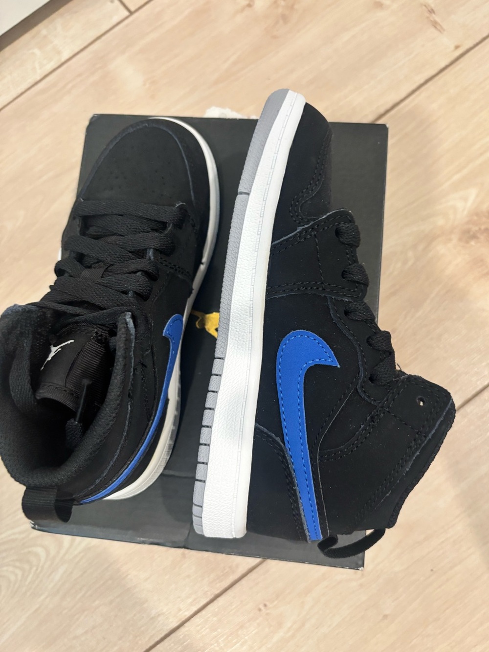 New in Box Toddler Jordan 1 Mid Multi Color Swoosh - Picture 4 of 10